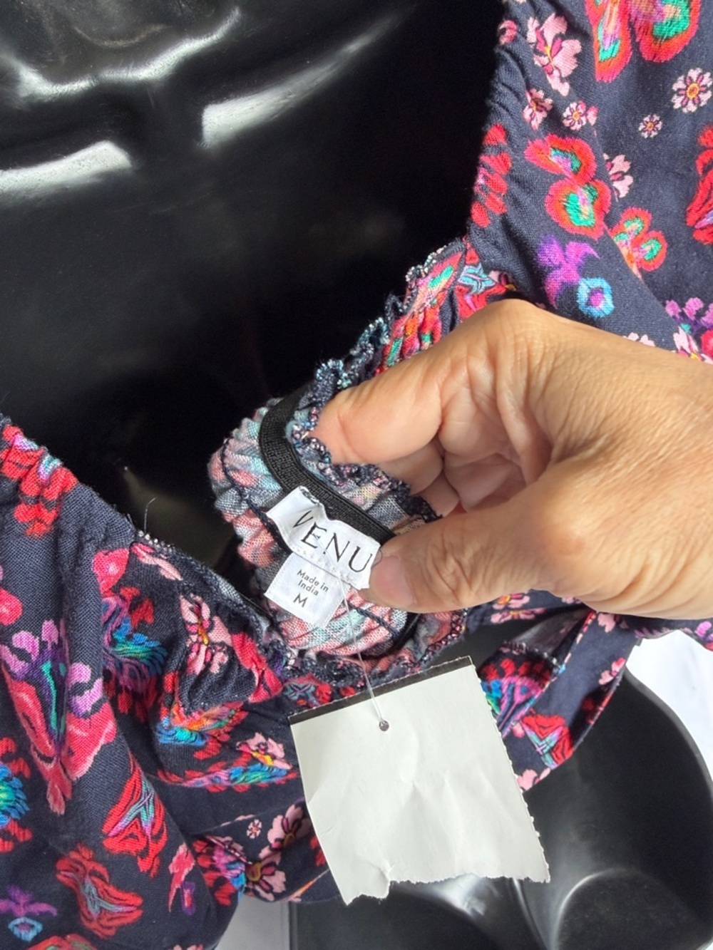 VENUS Floral Wrap Front Blouse, Crop, sz M, 17” PTP, 14” L, Linen blend - Picture 5 of 6